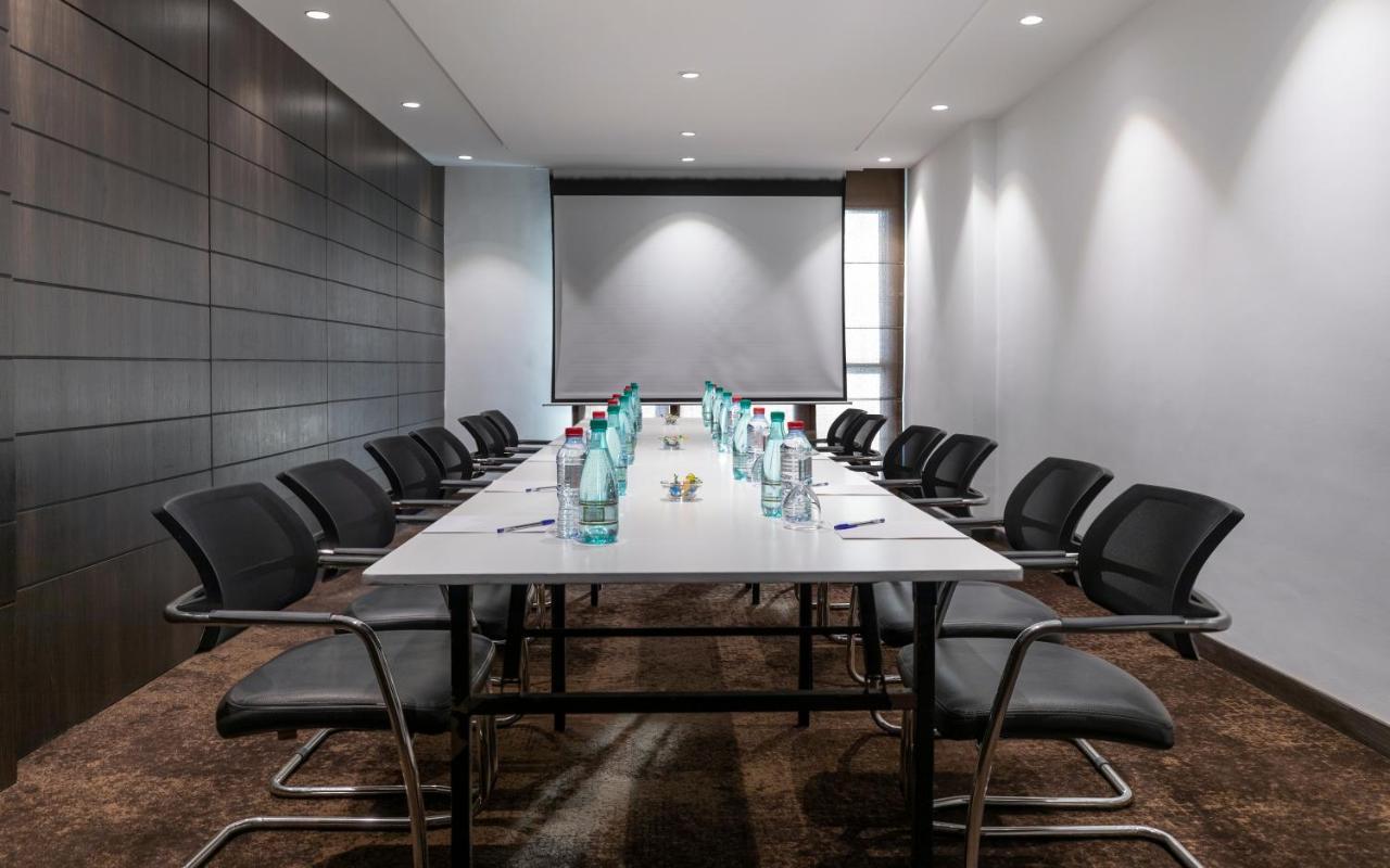 Radisson Hotel Σφαξ Εξωτερικό φωτογραφία Meeting room