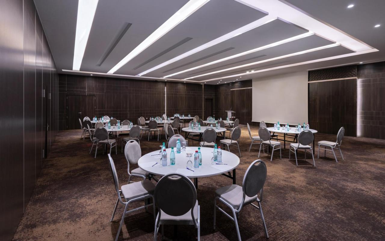 Radisson Hotel Σφαξ Εξωτερικό φωτογραφία Meeting room