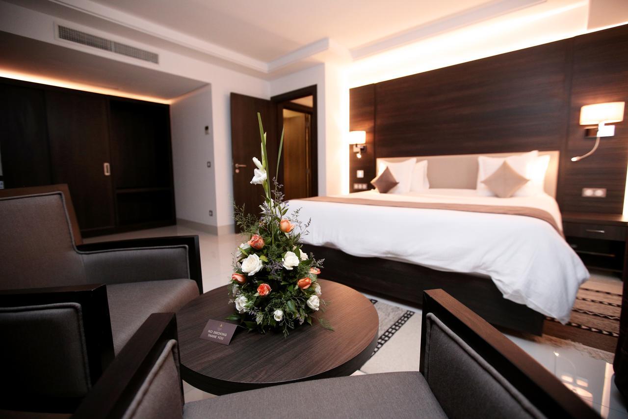 Radisson Hotel Σφαξ Εξωτερικό φωτογραφία A room at the hotel