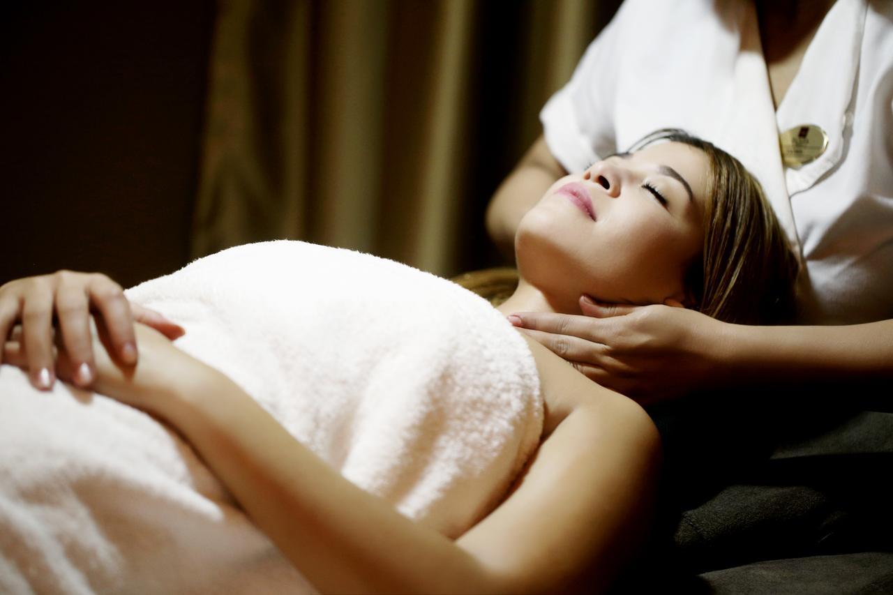 Radisson Hotel Σφαξ Εξωτερικό φωτογραφία Thai massage