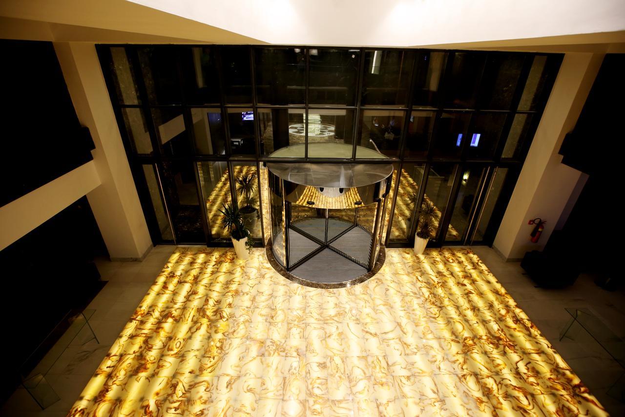 Radisson Hotel Σφαξ Εξωτερικό φωτογραφία The lobby of the hotel