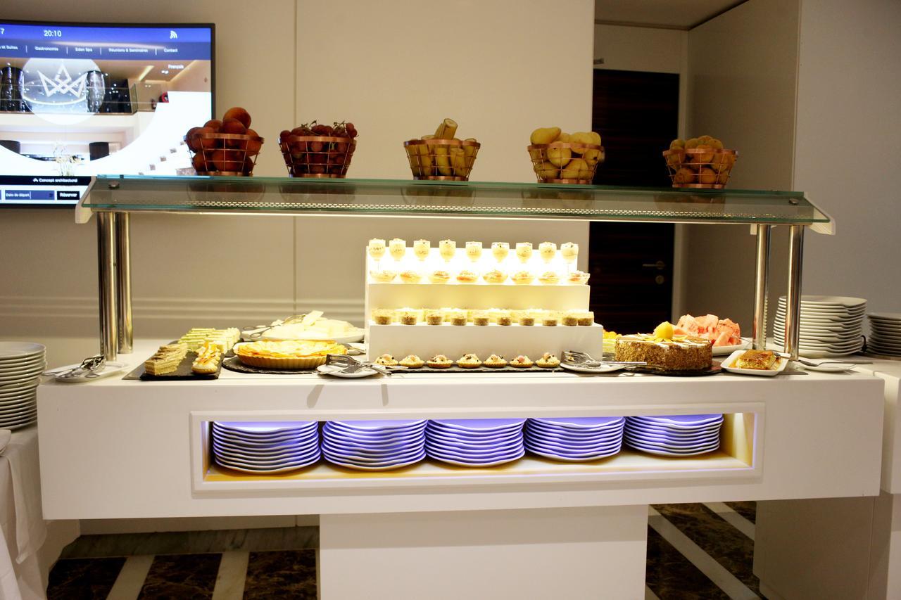 Radisson Hotel Σφαξ Εξωτερικό φωτογραφία A dessert buffet