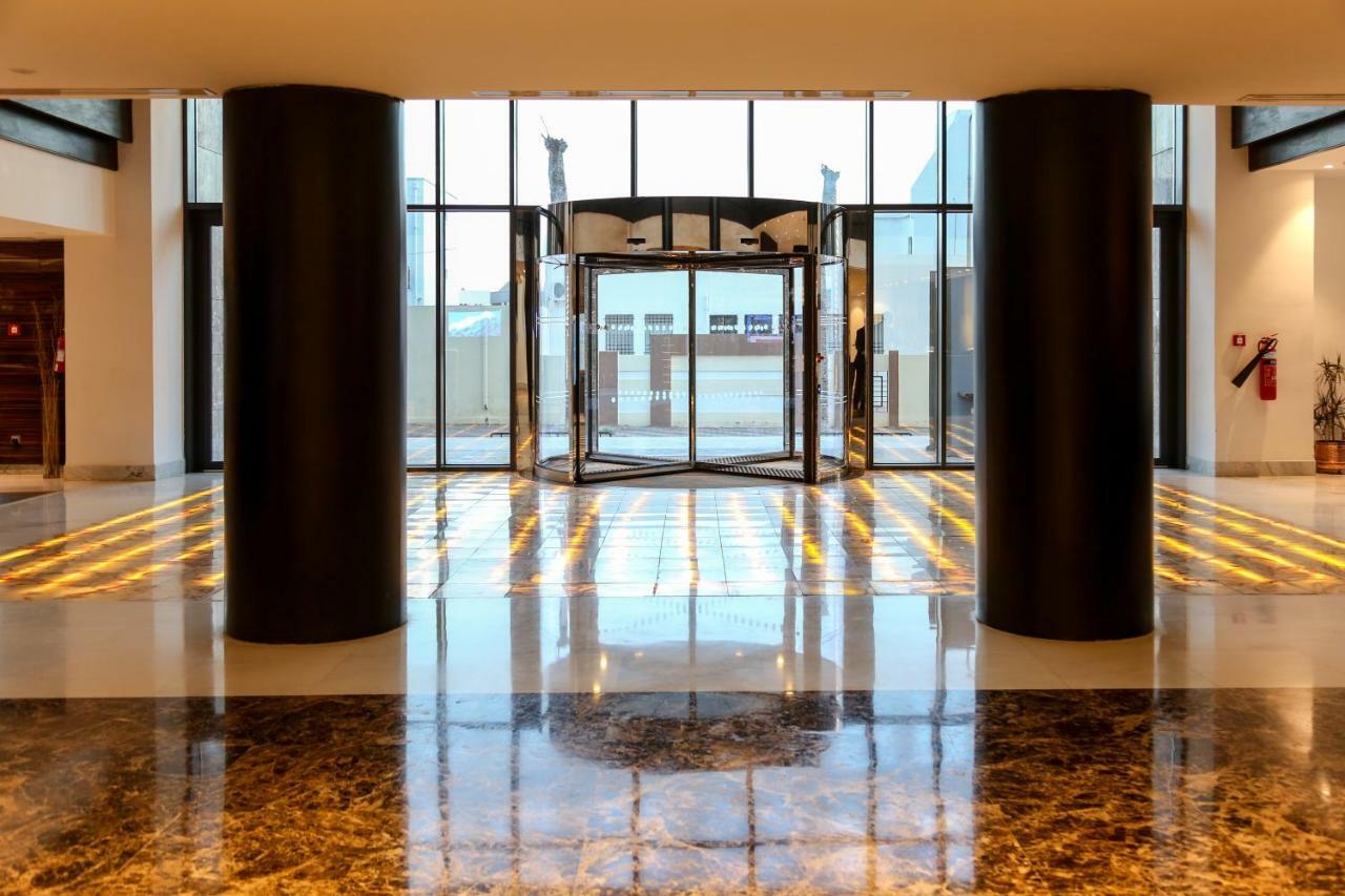 Radisson Hotel Σφαξ Εξωτερικό φωτογραφία Entrance to the hotel